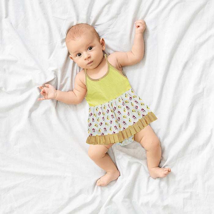 ABOUT SPACE New Born Baby Clothes - New Born Baby Cotton Frocks with Nappies for Baby Girls